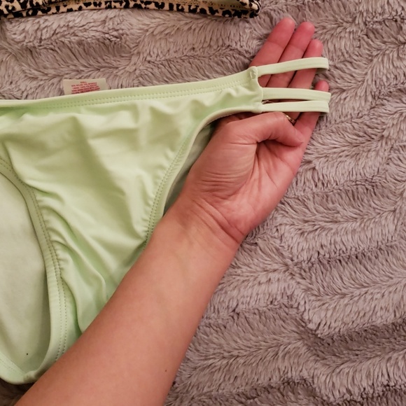 Bathing suit - Picture 3 of 3